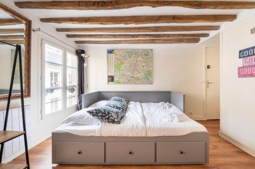 Central Parisian-style Studio Apart - Sentier