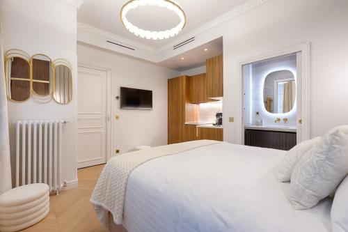 Cozy Cocoon sur Champs-Élysées avec AC