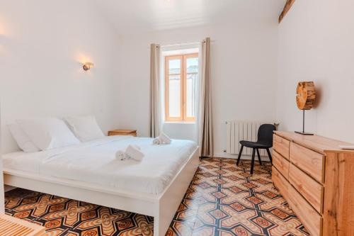 Peaceful air-conditioned haven with an inner courtyard