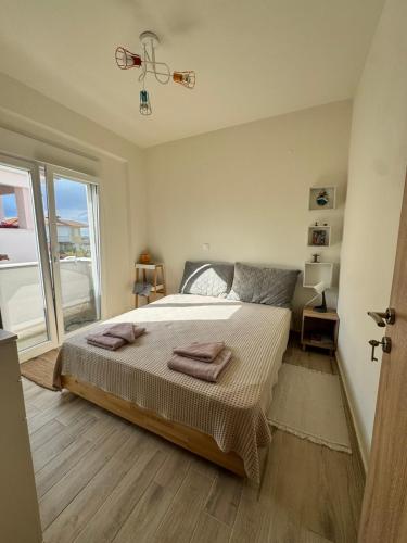 Simeon Apartment