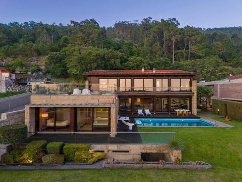 Sunrise Escape with Pool by Portugal Active