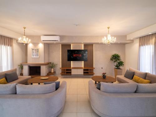 Old Town 7 min - Free Airport Pickup - 6BR Villa