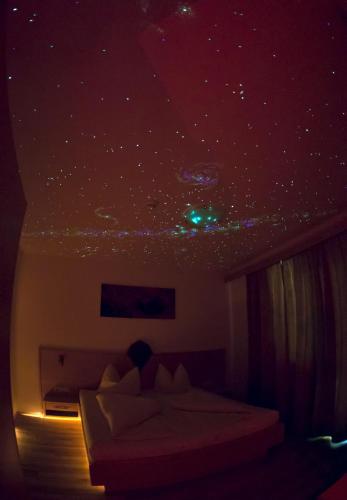 Ένα ή περισσότερα κρεβάτια σε δωμάτιο στο Aparthotel Alpendiamant Serfaus Wachter GmbH