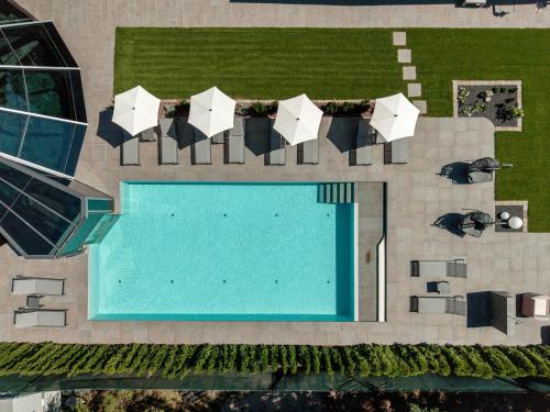 Piscina a Renè Dolomites Boutique Hotel - Adults Preferred o a prop