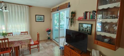 Apartmento en Primera línea de Mar, vistas al Mar y Piscina