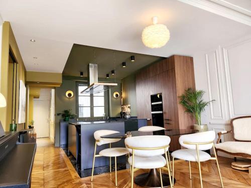 Beautiful apartment on banks of Saône