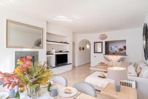 Puerto Banus Near La Sala By The Sea - Happy Rentals
