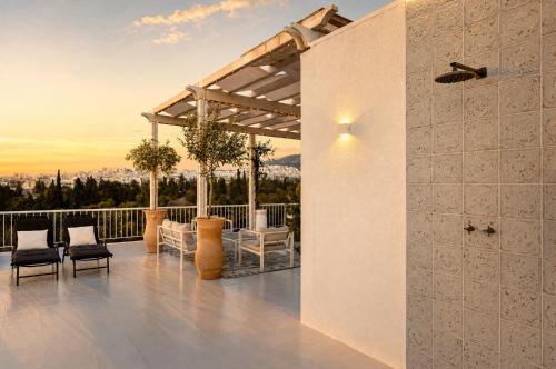 Rooftops of Athens - Areos Studio Jacuzzi & View