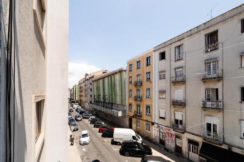 Private Room - AC - 3 Min to Arroios Metro