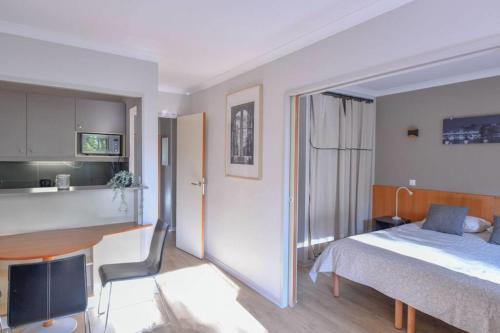 Cosy Apt With Balcony - Buttes Chaumont