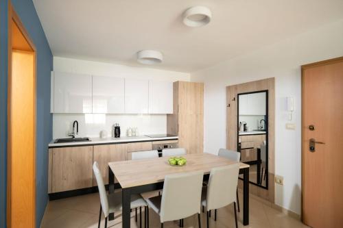 Family-friendly apartments with swimming pool Rozac, Umag - 27246