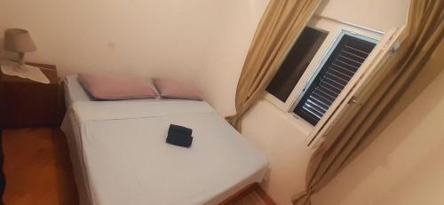Apartments with parking space Primosten - 27869
