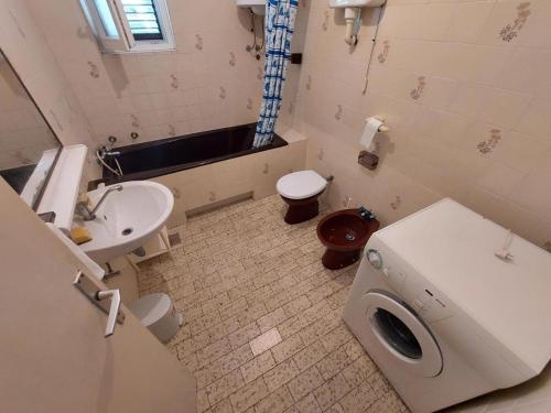 Apartments with parking space Primosten - 27869