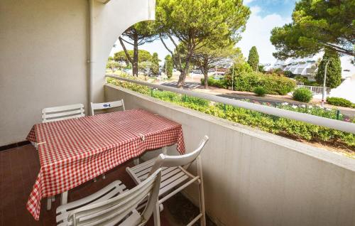 1 Bedroom Beautiful Apartment In Le Grau-Du-Roi