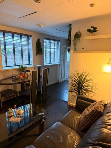 Cosy & Modern 2 Bedroom Apartment photo 9