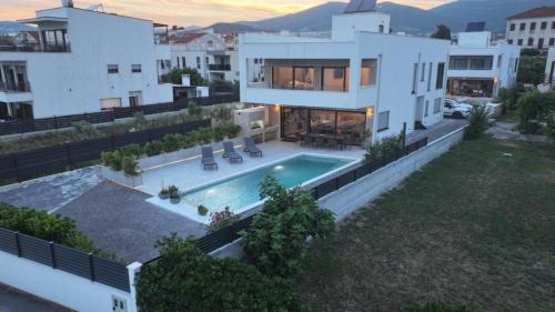 Beachfront villa with pool