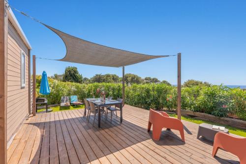 Le Laurier, mobil-home climatisé avec vue sur mer