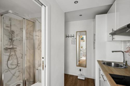 Elegant studio between Montmartre and Les Batignolles