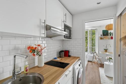 Elegant studio between Montmartre and Les Batignolles