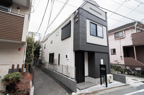 promotion 新宿别墅 全新3层楼独栋别墅 家的感觉 3卧室1厅 最大7人Brand new 3-story detached villa with a homey feel 3 rooms max 7P 近商圈 设备齐全 直达新宿 银座 涉谷 上野 表参道 品川