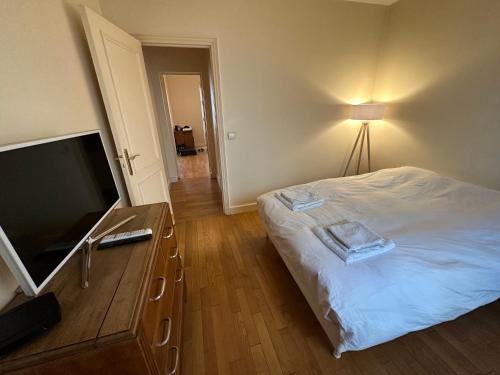 Bedroom for two persons near Parc Monceau