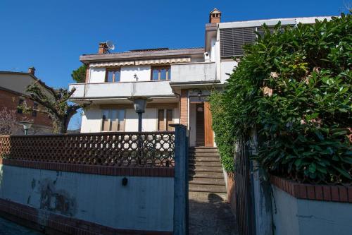 Terraced House - Quiet neighborhood - Free Parking