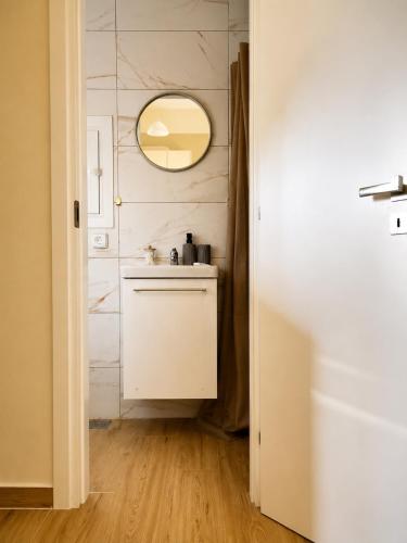 Athenian Loft with urban view!