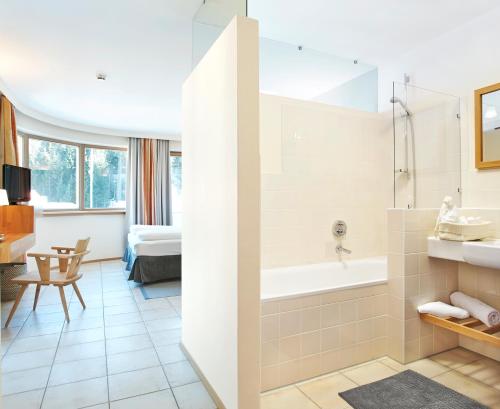 Koupelna v ubytování Hotel Edelweiss