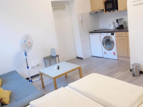 Modern 1BR Stay Comfort for 3 in Central Vienna