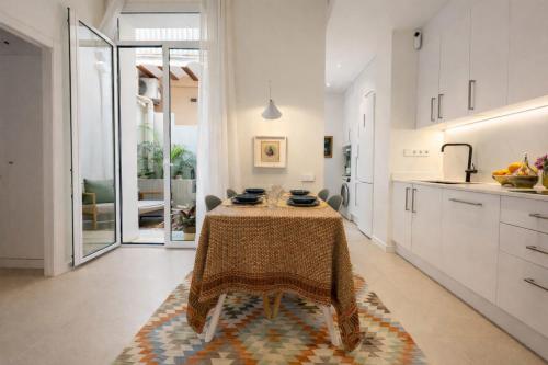 Beach walk - City 20 min - Beautiful Private Patio