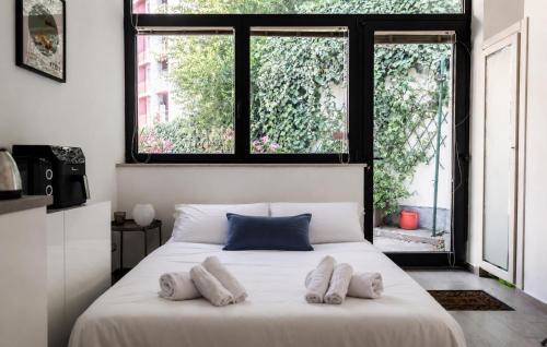 5 min walk to M1 metro - Private Suite - CityLife