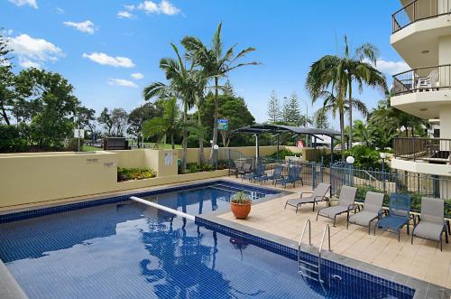 Piscina de la sau aproape de Seaview Resort