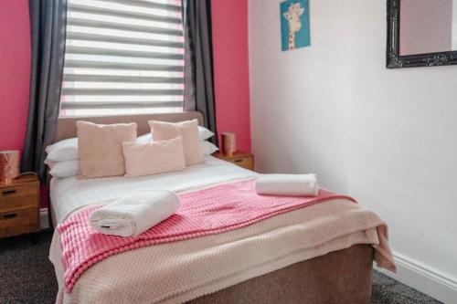 Charming Victorian Terrace near City with Free Parking photo 4