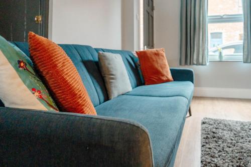Charming Victorian Terrace near City with Free Parking photo 8