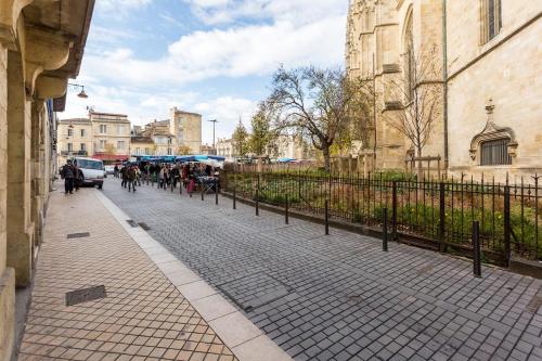 Cœur Bordeaux, Parking et Clim Face St-Michel