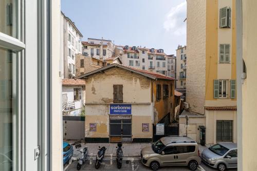 Charming City Center Studio 302