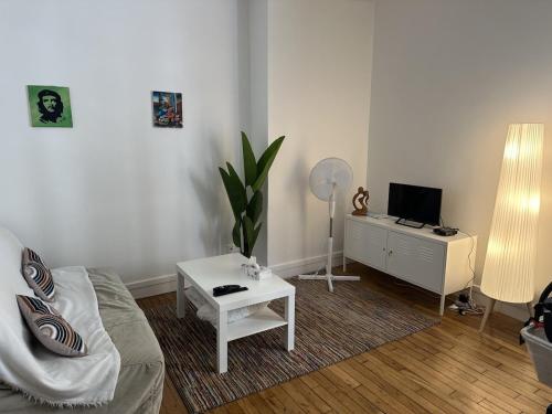 2 pièces bien placé pour visiter Paris