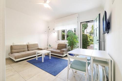 PDF RDC - 2 BDR apartment with terrace - Quiet and close to beaches