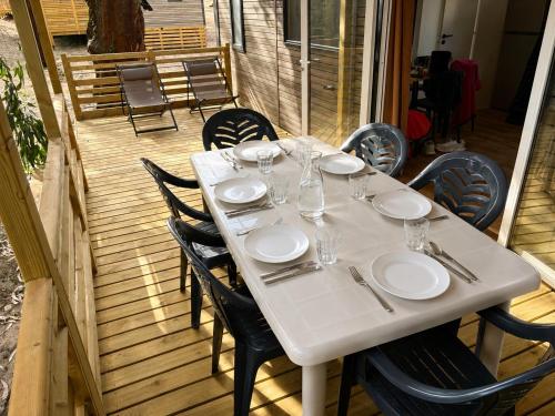 Mobil home neuf 35m2 clim fibre tv 3 chambres plage à 2 min 6 personnes