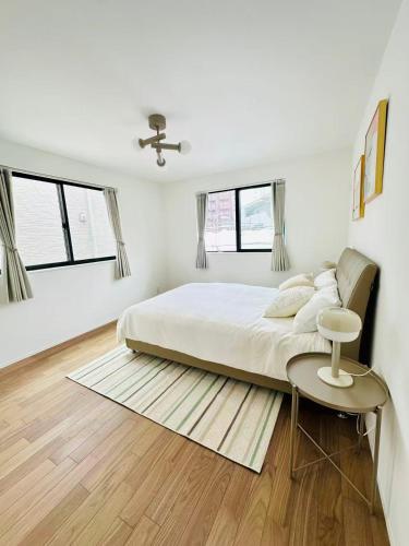 130sqm Luxury Shibuya Private Home 3 Bedrooms ACs 2 Toilets 2 Free Parking 5min to Shinjuku Terrace and Hot Tub