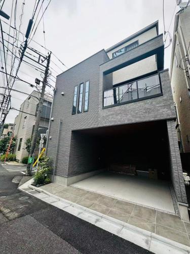 130sqm Luxury Shibuya Private Home 3 Bedrooms ACs 2 Toilets 2 Free Parking 5min to Shinjuku Terrace and Hot Tub