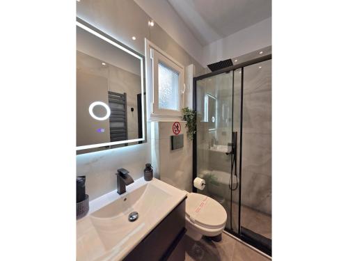 TT Luxury Homes I Helios - Sunny Studio with Yard in Kalamaria