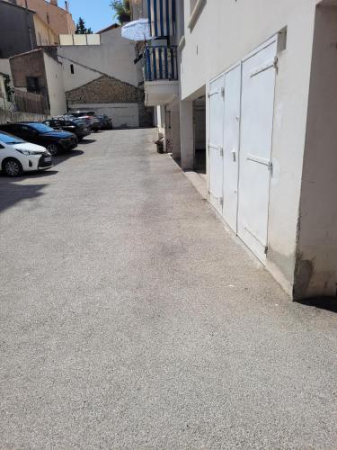 Rooftop apartment Cannes center - Parking photo 16