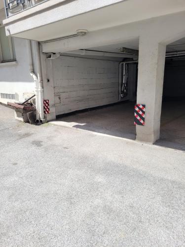 Rooftop apartment Cannes center - Parking photo 17