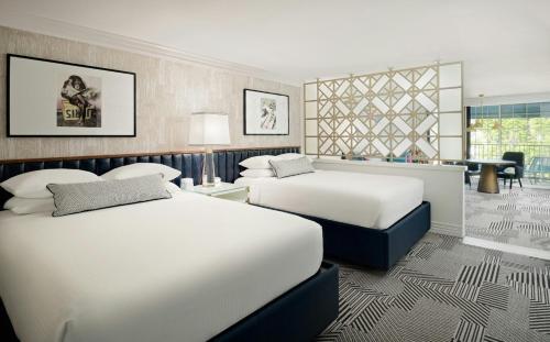 Le Parc at Melrose photo 118