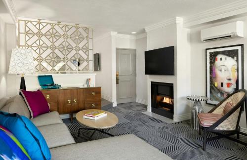 Le Parc at Melrose photo 128