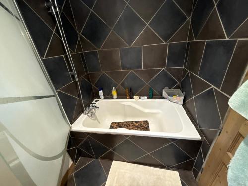 Spacious 2 Bedroom in Chamonix Center