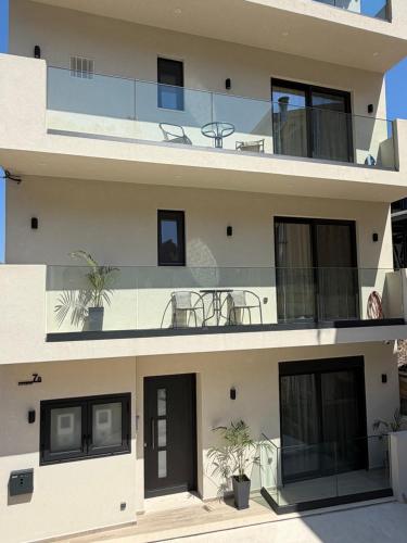 Rea Apartments