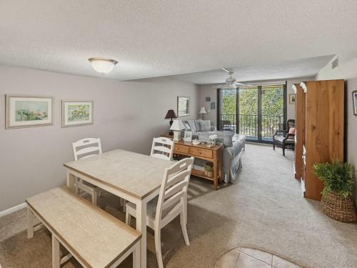 Peaceful Oceanfront Villa with Pools Hot Tub Tennis & Ocean View photo 9
