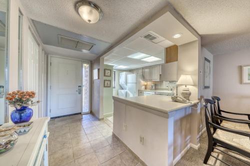 Peaceful Oceanfront Villa with Pools Hot Tub Tennis & Ocean View photo 12